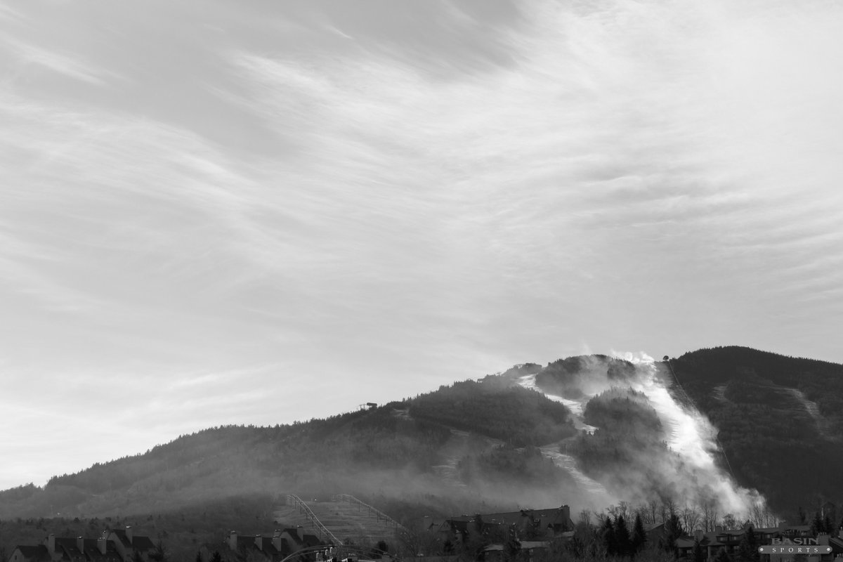 BasinSports's tweet photo. An impressive feat of Snowmaking this morning. https://t.co/B93MY8OBf4 #BasinSports #Killington @KillingtonMtn https://t.co/JLhVjLk1gJ