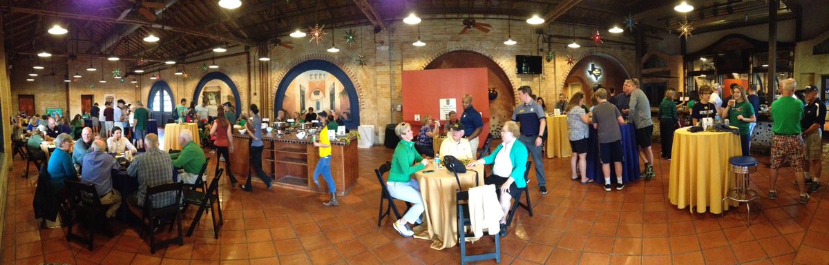 NDMonogram's tweet photo. Whether in South Bend or San Antonio it's great to spend pregame with our members! #ShamrockSeries #GoIrishBeatArmy #NDMonogram100 ☘️🏈 https://t.co/s3isuzdKNC