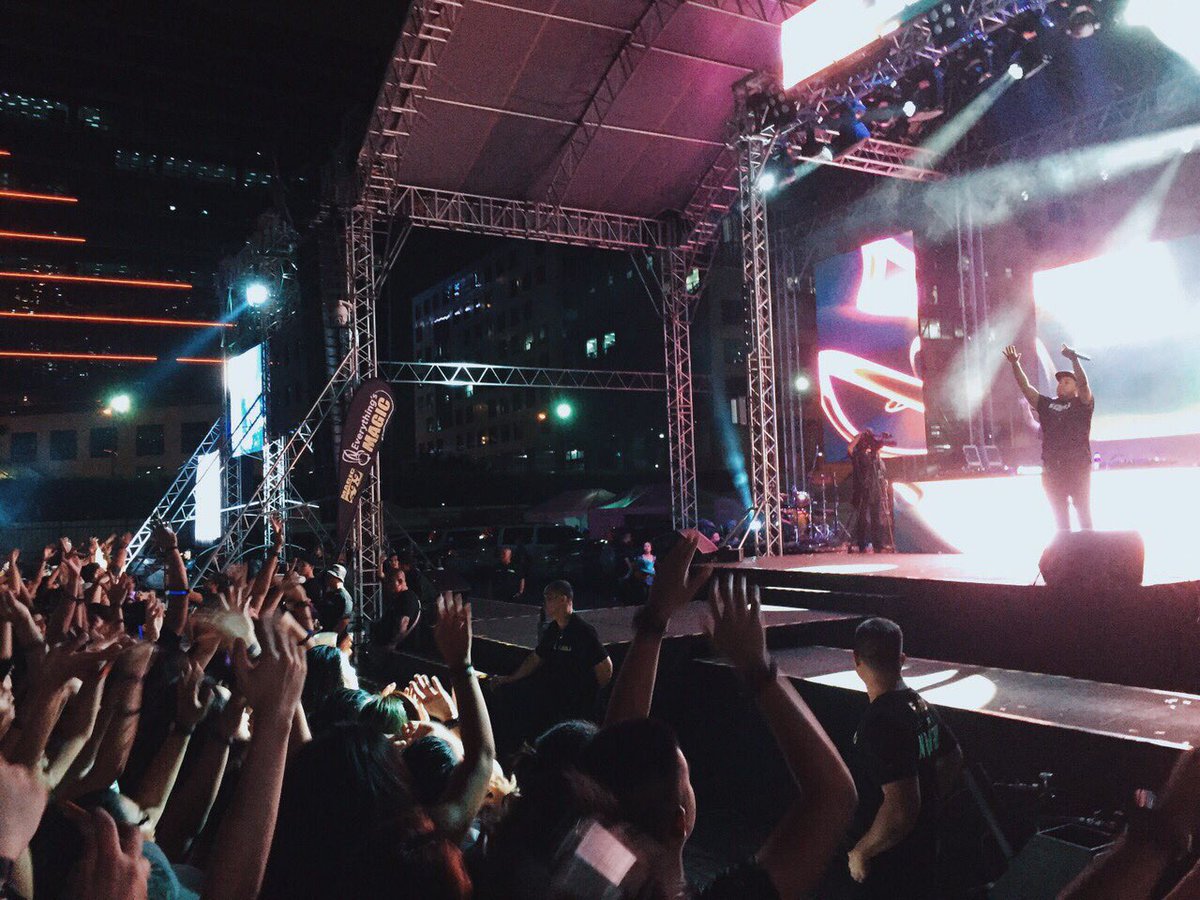 enjoyGLOBE's tweet image. We can&apos;t get over your awesome #GlobeUnleashed set, @marsmiranda! 😍