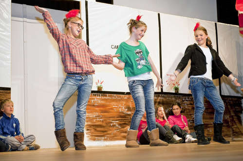 Volgende week zaterdag in de Breehoek: het Scherpenzeels Jeugdtoneel! Benieuwd wat ze spelen? Neem een kijkje: debreehoek.nl/scherpenzeels-…