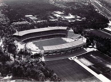 Eintracht's tweet photo. Home is where ❤️ is #Waldstadion #goldentimes #Frankfurtliebe #zeitfürerinnerung https://t.co/cHaHp5oXoy