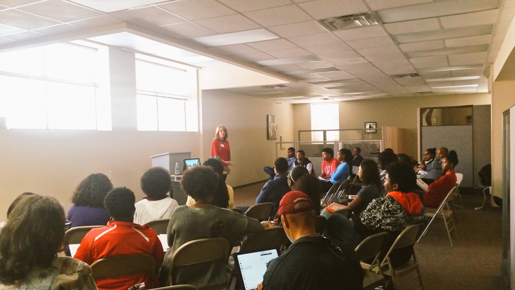ARCommitment's tweet photo. AC Jrs &amp; Srs enjoyed meeting w/ @LyonCollege  Scarlett Barnes - sharing info on a great college experience! #StayCommitted https://t.co/O0e6cg5IU4