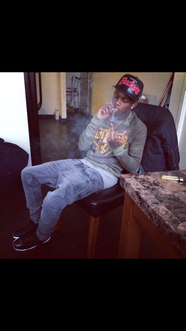 Sluttyboy_durl's tweet photo. Lifestyle... Never disrespect it 💯💯💯 https://t.co/ZHXWf6yeNz