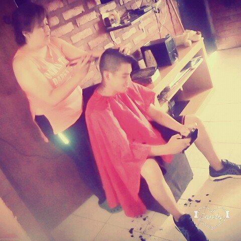 sool_lovee's tweet photo. #candycamera #candycam
El pibe cortandose el pelo que tall 😏
@frann_gallegos https://t.co/EuYKkI4bHN