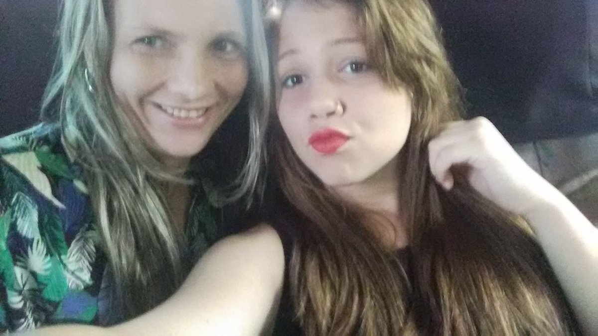 aliineeschulz's tweet photo. ~ ~ Que o nosso dia seja alegre e divertido 😍 https://t.co/qM9QCuUl7C
