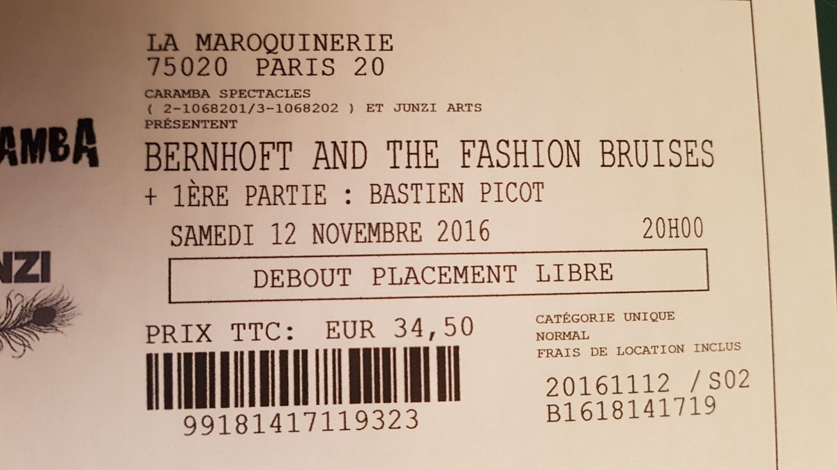 toine762's tweet photo. One year after #13Novembre I gently #KissDaesh #BisousDaesh going to the great @Bernhoft concert
#MusicWillNeverStop https://t.co/JmrWiemi8z