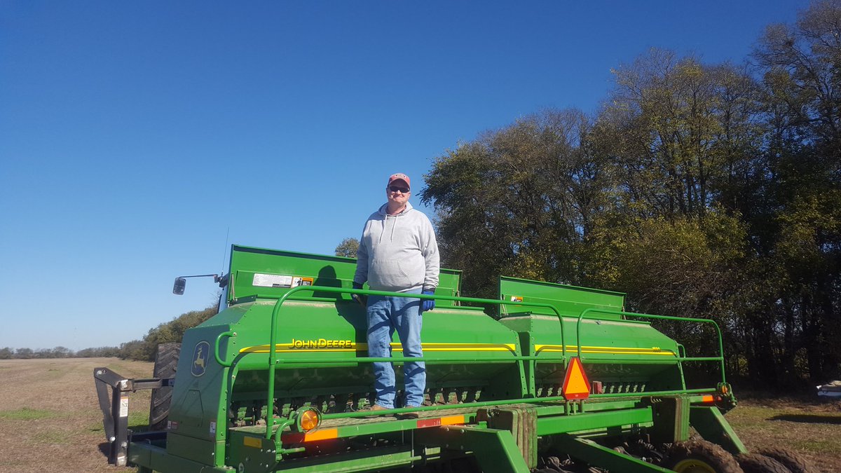 Rocky__C's tweet photo. It's a wheat plot kinda day here in Jasper County Missouri! 6 numbers from MFA Wheat #wheatplot #MFAseed https://t.co/GcjDeiCNqA