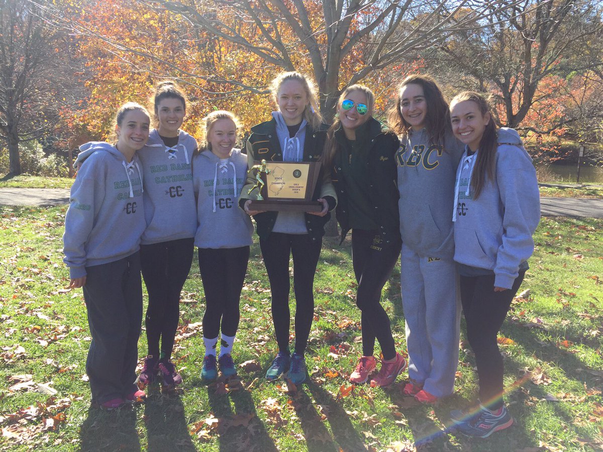 Varsity girls are Non-Public A State Champs! Congrats ladies! On to MOC next week☘️ #ittakes7