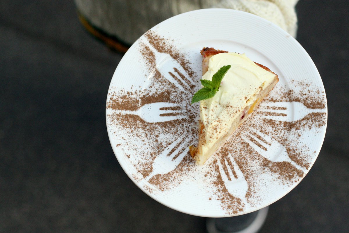 DADcafe's tweet photo. #cakefever starts in 20 min - all cakes that are on our shelves with 50% discount. only one hour, every Saturday from 9pm till 10 pm https://t.co/c3k34CTRCj