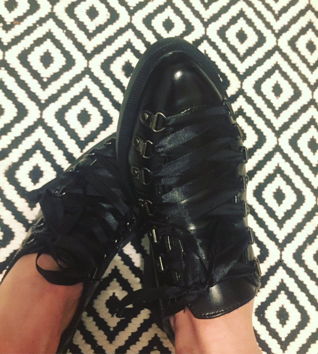 belmarshmallow's tweet photo. Happy comfy sassy feet 👣✨ @dollskill @TUK_FOOTWEAR https://t.co/OkxzOHeloe