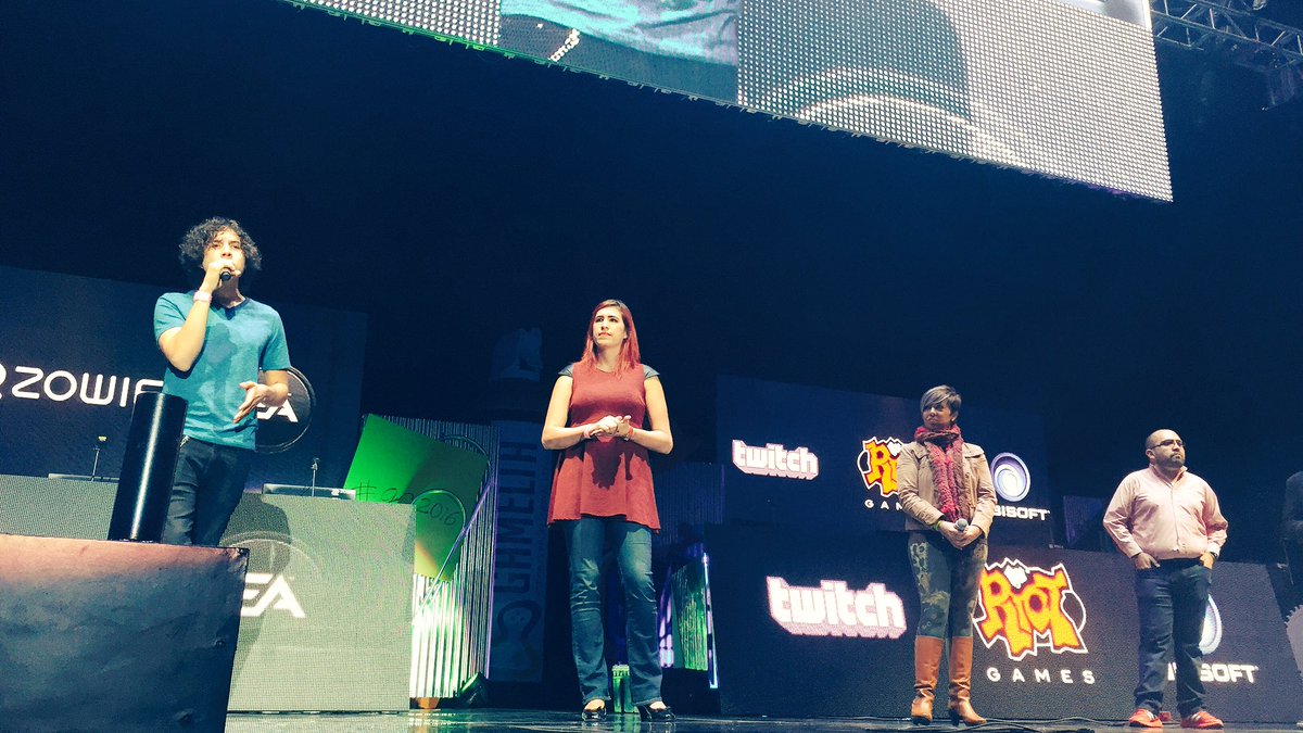 UbisoftLatam's tweet photo. Las voces de Marcus, Miranda y Sitara de #WD2 @alejandro0rozco @OphCourse y @laedwardss en el escenario de @GamesCeleb! https://t.co/RXismu1Nd6