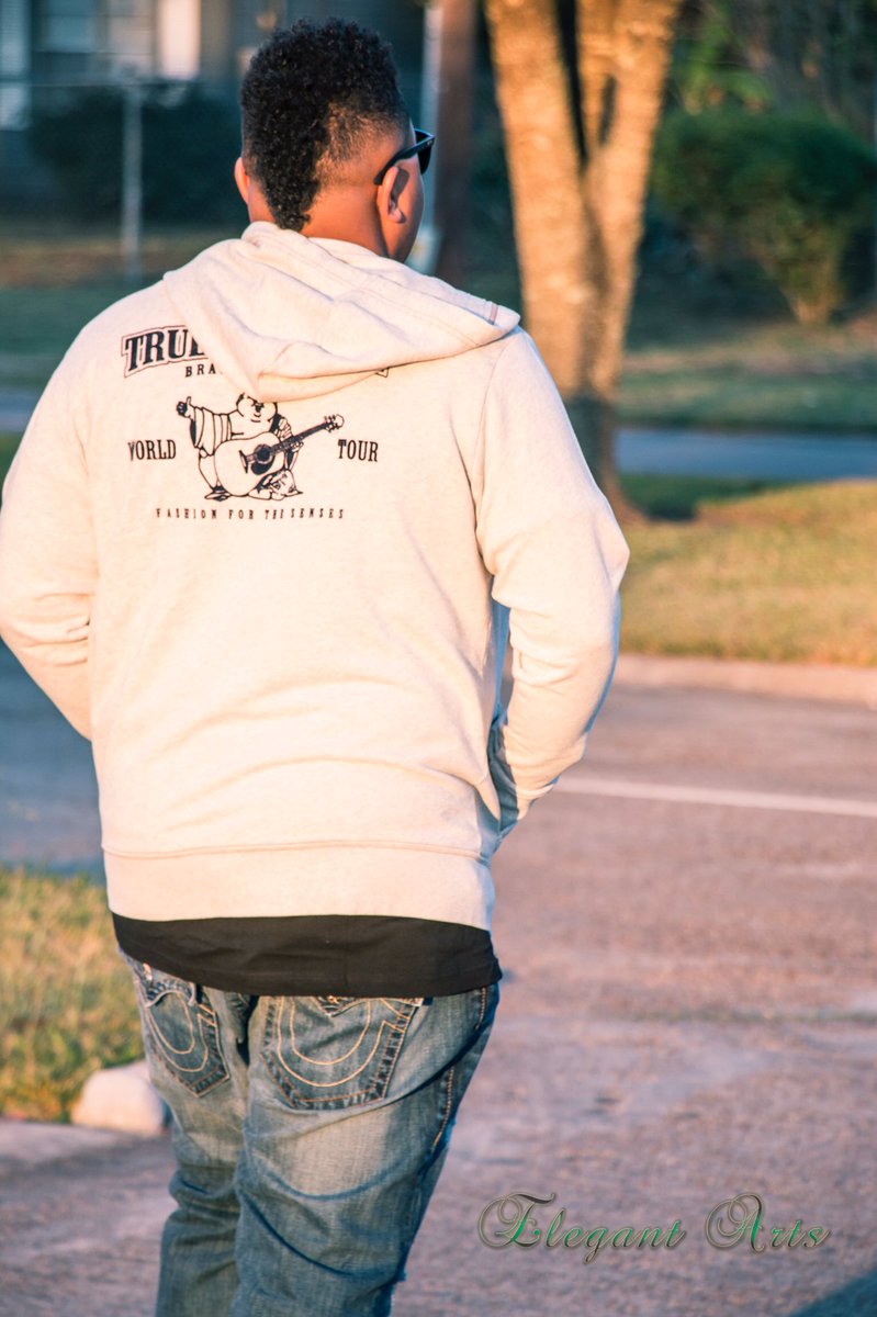 DrapedEnt's tweet image. Left them haters back there #trapstar #sonofakingpin