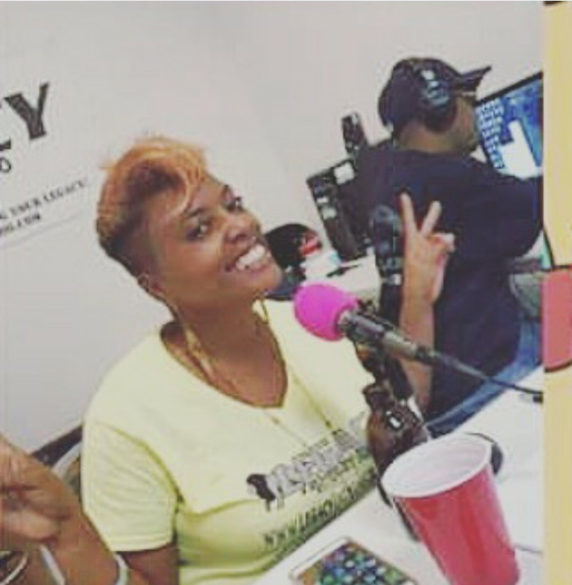 1ComedianeSs's tweet photo. Doing What I 🎭Diggity Do Babe'😙!
OWW! OWW! 💋💋
#knowYOURworthThenSmileAboutIt 
#beDiFFerenTTTbeUnIquE 
#ALWAYSbetOnYOU https://t.co/pGWSml3VSZ