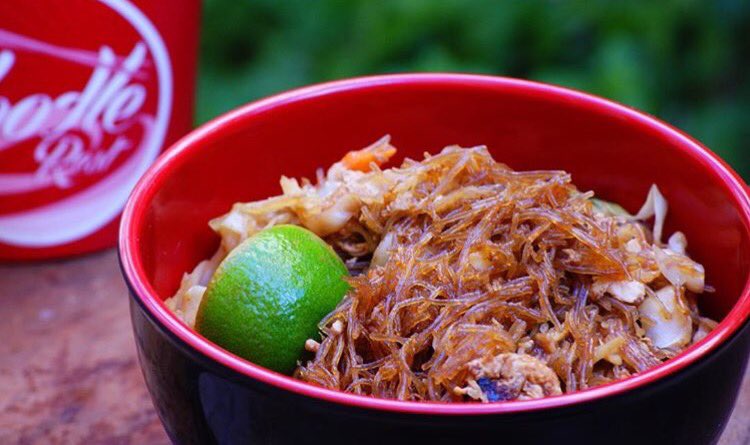 Y para esta noche de #sábado pegan....unos #Noodles!!!😋 #AsianStreetFood #Granada #TakeAway