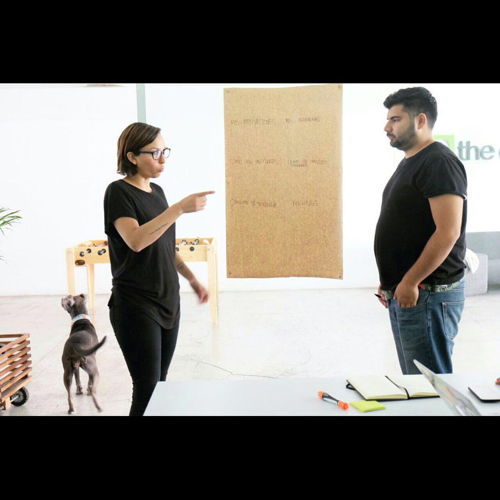 soylaroja's tweet photo. "Encontrar insights ayudará a resolver la arquitectura y flujos del usuario" @kristelcover investigación #gridmx #ux https://t.co/CV2TCHetJy