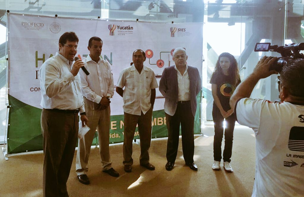 cponcebeltran's tweet photo. Bienvenidos todos los participantes al #HackatonProfeco2016 agradecemos la colaboración del autoridades locales del Estado #Yucatan https://t.co/3ddvUH3wz6
