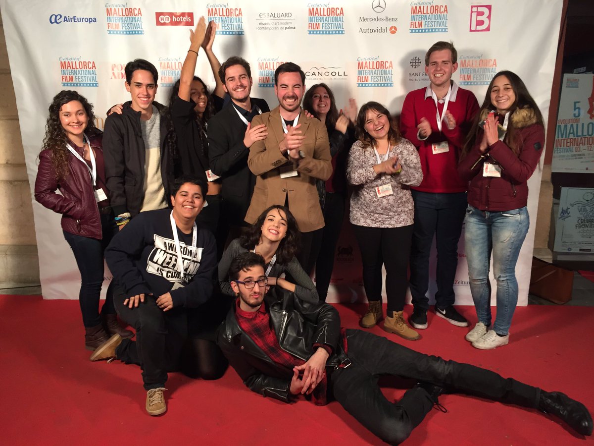 EVOLUTIONIFF's tweet photo. We did it!! We couldn't have done it without them! Thank you 🙏🏻❤️️ #emiff2016 @CESAG_ https://t.co/pVwNI9G5ZE