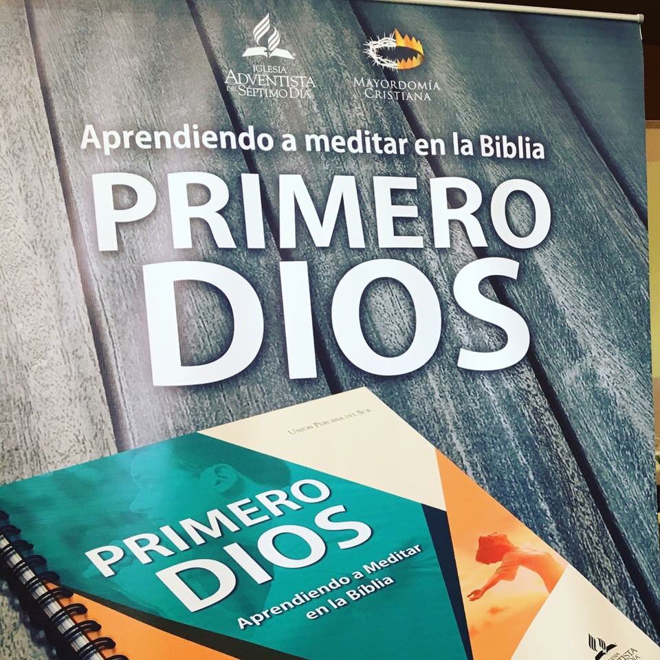 PrJCabrera's tweet photo. Pr. David Chilon, comprometiendo a los líderes del #DistritoRiojaCentral que #PrimeroDios porque necesitamos +Comunión y +Santidad https://t.co/r95E4s1Sbp
