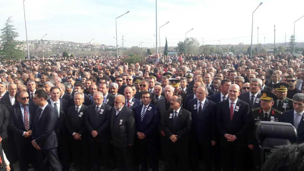Vali <a href="/MustafaYMN/">Mustafa Yaman</a> " Meslek hayatımdaki en zor konuşmalardan birini yapıyorum.Terörle mücadelede en başta gelen meslektaşlarımızdan biriydi."