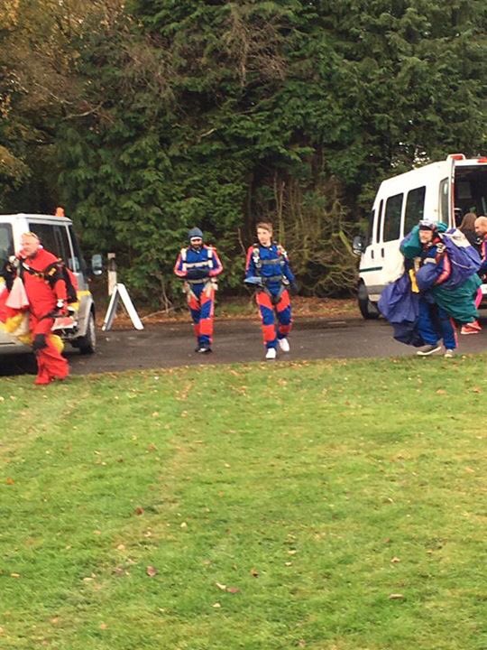 chriscrane1986's tweet photo. So today I went skydiving it was epic .!!! @skydiveTilstock #crazy #experience #tandum #skydive https://t.co/NEJTZsPUIX