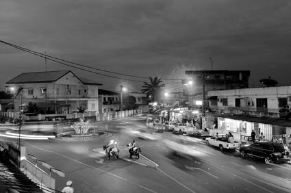 dminkoh's tweet photo. En route pour la #CAN2017, le #Gabon en images(1/jour).Le carrefour #LeonMba a #Libreville #Afrikimages Agency,  #Banque d'#images https://t.co/1lZ2S5qg4C