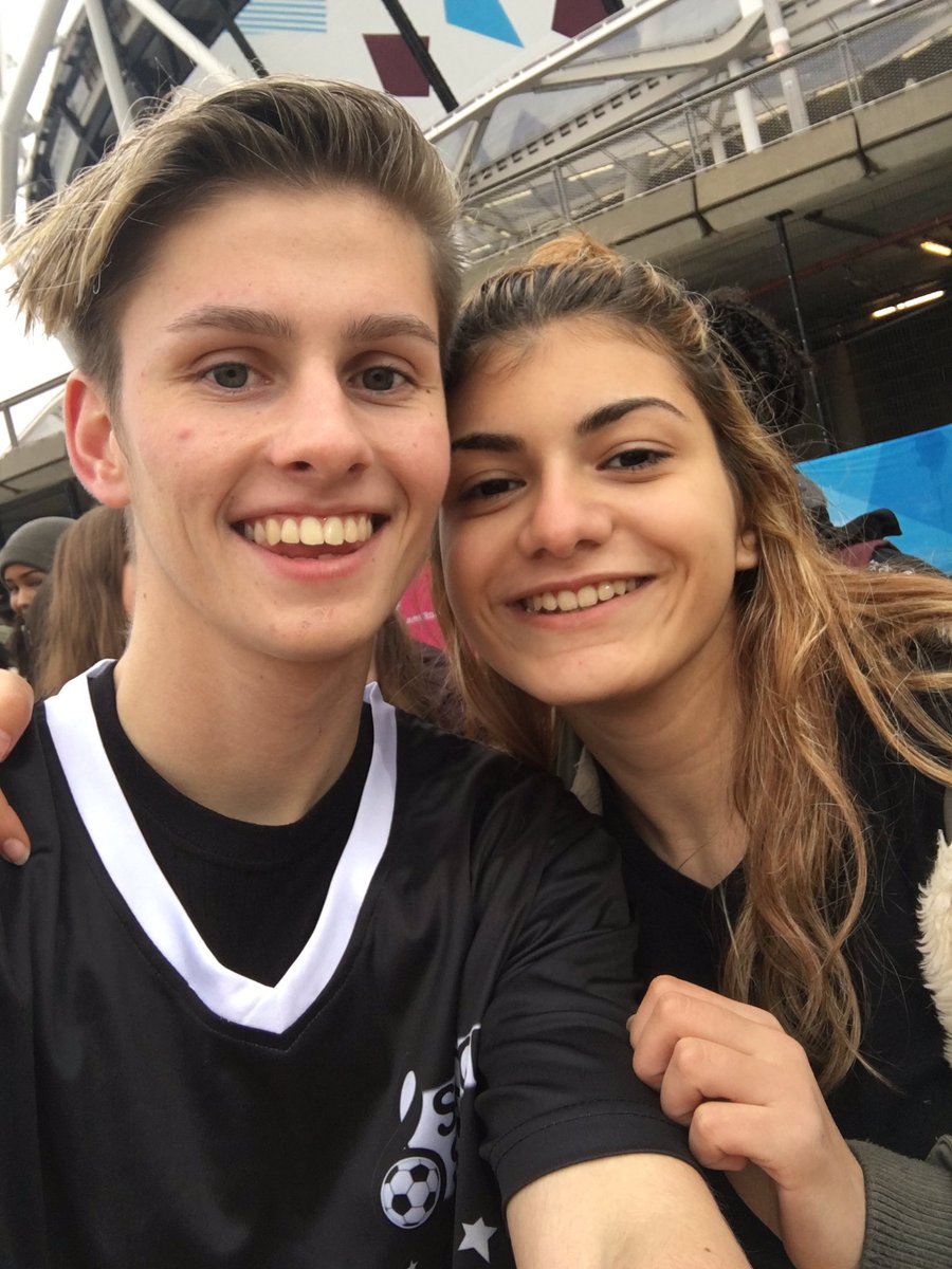 hayeesismybae's tweet photo. I finally met him💕💕 @ItsLeeHinchy https://t.co/XFoK9E1M5i