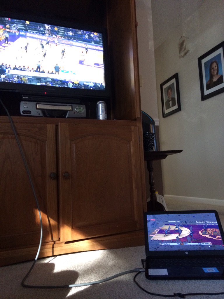 kenmb0630's tweet photo. Time for a little @WoffordMBB and @Cam33Jackson #LetsGoWofford https://t.co/m7AtNTdytc