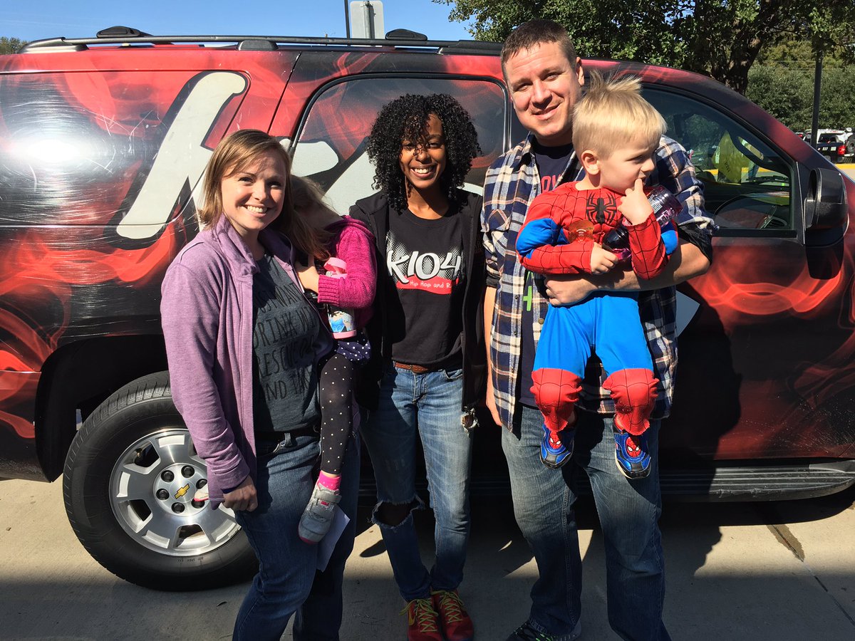 FreeJobFair's tweet photo. Northeast Kids Health &amp; Safety Fair at #ConradHS until 2 in #VickeryMeadow @DPDCA @NENPODPD @CommProsecutor @CP_TeamTeague https://t.co/VGtjuDnrTq