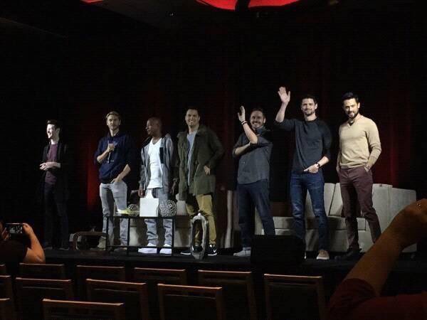 JLaffertyBR's tweet photo. James e os meninos na abertura! #TreeHillTakesChicago https://t.co/vRklaF93HJ