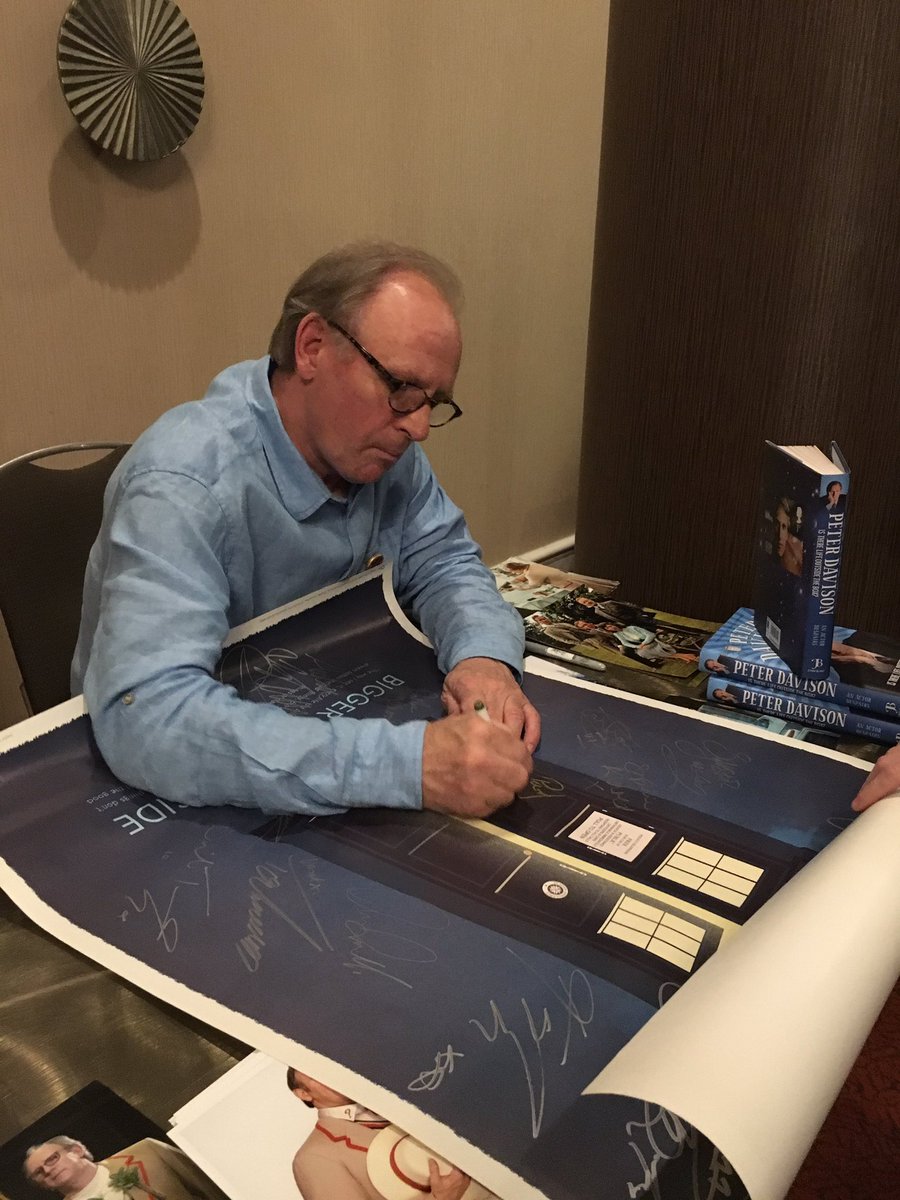 ajizzzle0's tweet photo. @jeffhalsey -- one of our last autographs that we think we will be getting in the US. ππΌ #posterquest #fifthdoctor #doctorwho https://t.co/ECl99c2XHW