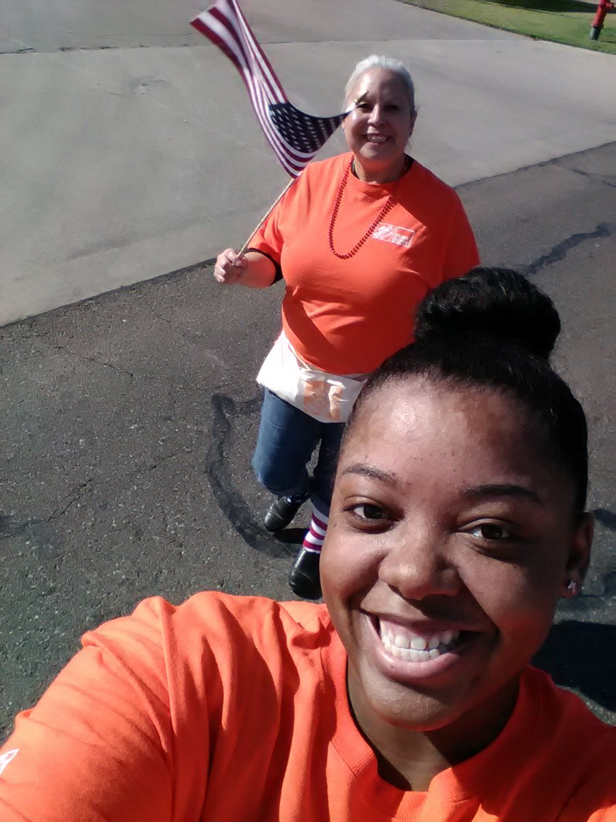 RAINBOW_PRIDE69's tweet photo. @homedepot3901 had a great time yesterday #VeteransDay #Parade #TeamOrange https://t.co/9jg4qdh1X9