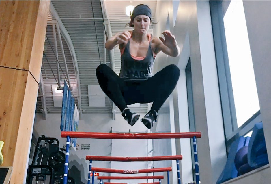 kelseyserwa's tweet photo. I find these hurdles absolutely ribbeting 🐸#frogjoke @csipacific @lululemon @Alpine_Canada https://t.co/TYfv5e2xEG