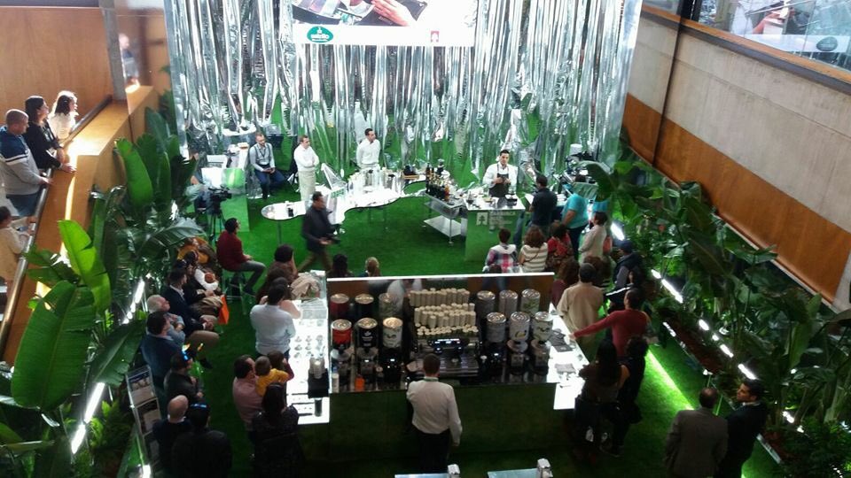 asbaremur's tweet photo. Hoy haciendo lo que más nos gusta, difundir la cultura del cafe en el stand de @cafes_salzillo en @murciagastronomica https://t.co/1tNlMBVNDD