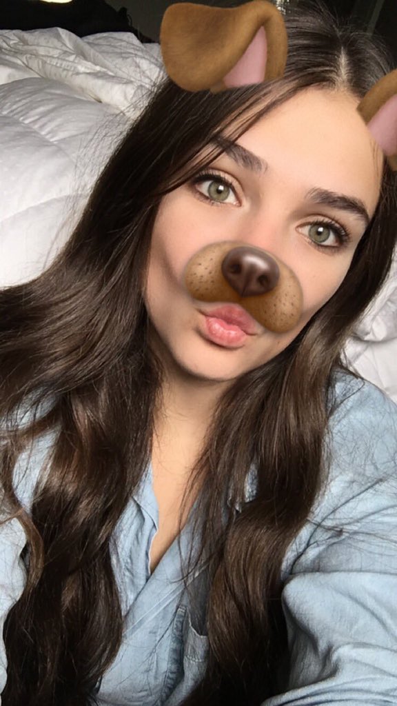 HotYouTuberPics's tweet photo. Sara Kate is sexy as fuck with the dog filter https://t.co/C7npAofVXz