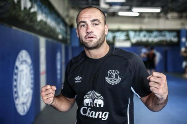 Everton's tweet photo. 👊🏼 | Good luck to @Ealvarezfight against @TheNotoriousMMA at #ufc205 tonight! #NSNO https://t.co/MFnmGeuiYY
