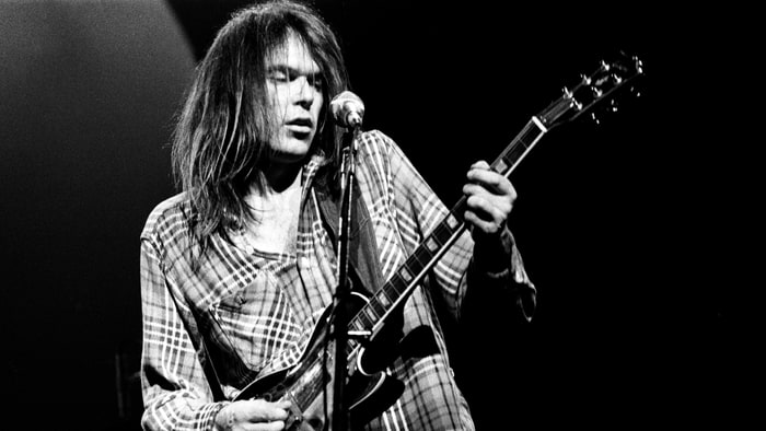Insound's tweet photo. Happy Birthday to a man whose lyrics make us think and guitar makes us move! #HBDNeil @Neilyoung https://t.co/pXEvRVobSN