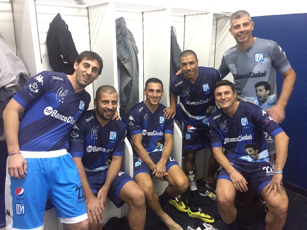 ToldoFrancesco's tweet photo. Noi siamo pronti per festeggiare #ElPrincipe #Milito #Samuel #Burdisso #Cordoba #Zanetti #Toldo #InterForever @Inter #Gracias22 @RacingClub https://t.co/ST0qLYVlsf