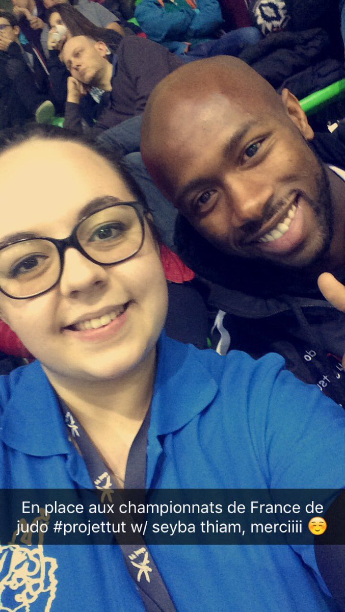 CallMeMrsJude's tweet photo. 1er jour des #cfjudo done ! Rencontre avec #cyrillemaret et #seybathiam en prime ! #lpmosel #projettutoré #univfc #bénévole #eventlover ✌🏻️😍 https://t.co/GyxY98SYwq