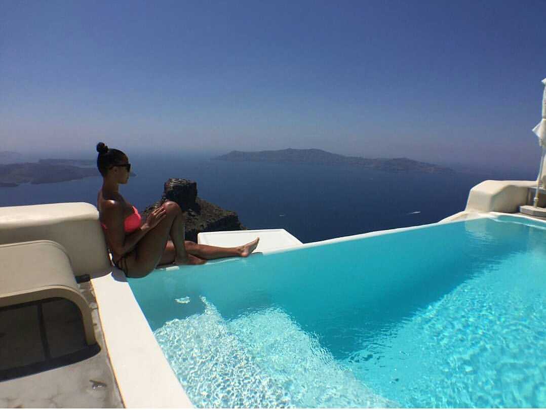KapariSantorini's tweet image. Every day feels like Saturday kaparisantorini.gr #kaparisantorini #hotel #santorini #luxury #travel #ttot #greece