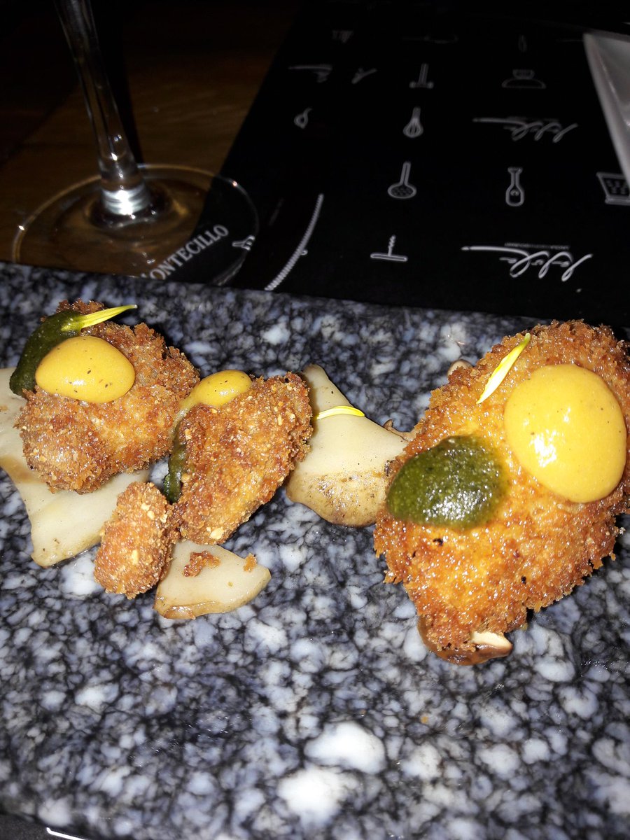 Marise1961's tweet photo. Que bien hemos comido hoy en @LalolaGastrobar con la cocina de @JavierAbascal1 . No os lo perdáis!! https://t.co/qwgFr2ZYOi