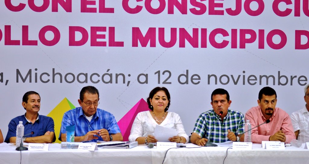 contraloriamich's tweet photo. Llevamos a cabo la 2da. Reunión con el Consejo Ciudadano de Seguridad y Desarrollo de Coahuayana encabezada por @Silvia_ee y @VMTapia. https://t.co/VWbDWZrZh1