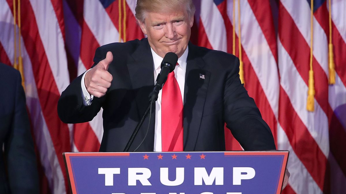verge's tweet photo. Facing President Trump, critics call for stricter privacy from tech companies https://t.co/t9yXN9tuF6 https://t.co/kgVDaSABEM
