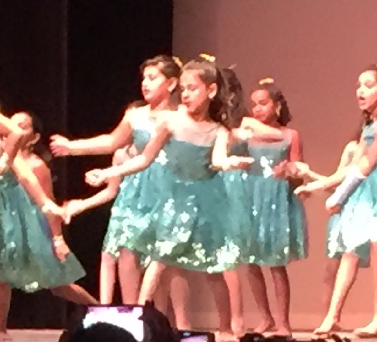 JSPatelMD's tweet photo. Such a fun performance! #IAKC #IndiaNite! Just like her aunts, @roshnivpatel, Malini, Shalini, & Tulsi! @PatelJenn https://t.co/WSKezu4GMe