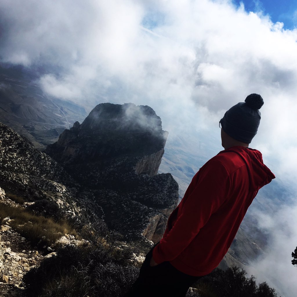 Nuffieee's tweet photo. Made it to the top of the Guadalupe Peak! #AlmostDie #CaughtCrampsInBothLegs #SendTheChoppa https://t.co/hj9F1bldJ3