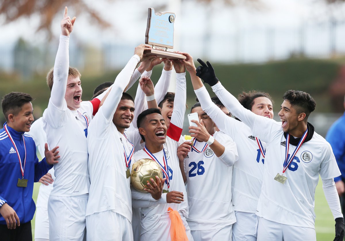 DPetersonSJ's tweet photo. Woodburn defeats Wilsonville 1-0 to win 5A State Championship Saturday in Hillsboro. #sjnow #sjpreps #opreps https://t.co/ELfJSfMVkd