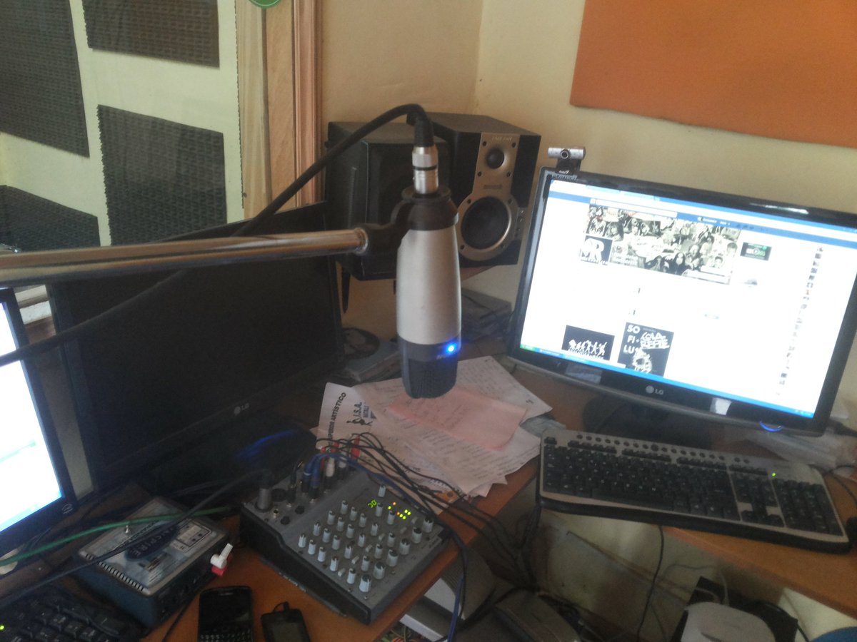 Tatelo_Bonzo's tweet photo. Gracias a tod@s por el aguante
Vamoo @RockadelicksOK
#ProgramaDeRock🎧
📻 #Radio #Clasicos
#QueSeaRock ✌💪 https://t.co/x6sIL4vluw