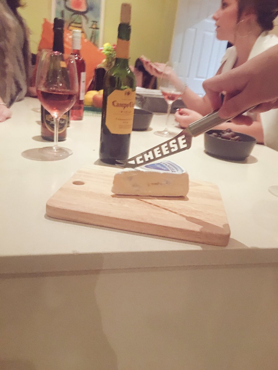 TheCheeseLife's tweet photo. You better BRIElieve it, it's SATURDAY night!! From all of us here at cheese life have a great weekend! https://t.co/npSiPT2Okj