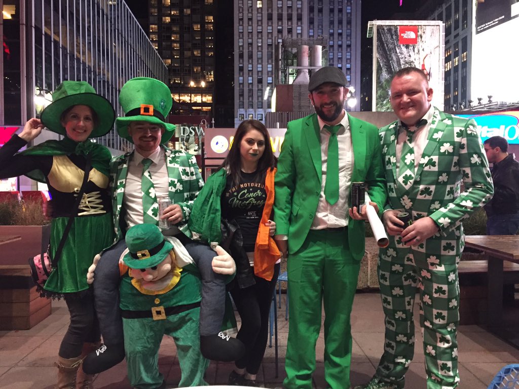ShortyShortFuze's tweet photo. #UFC205 @notoriousmma The Irish have shown up in full force #lepracaun https://t.co/EvlILhZRvM