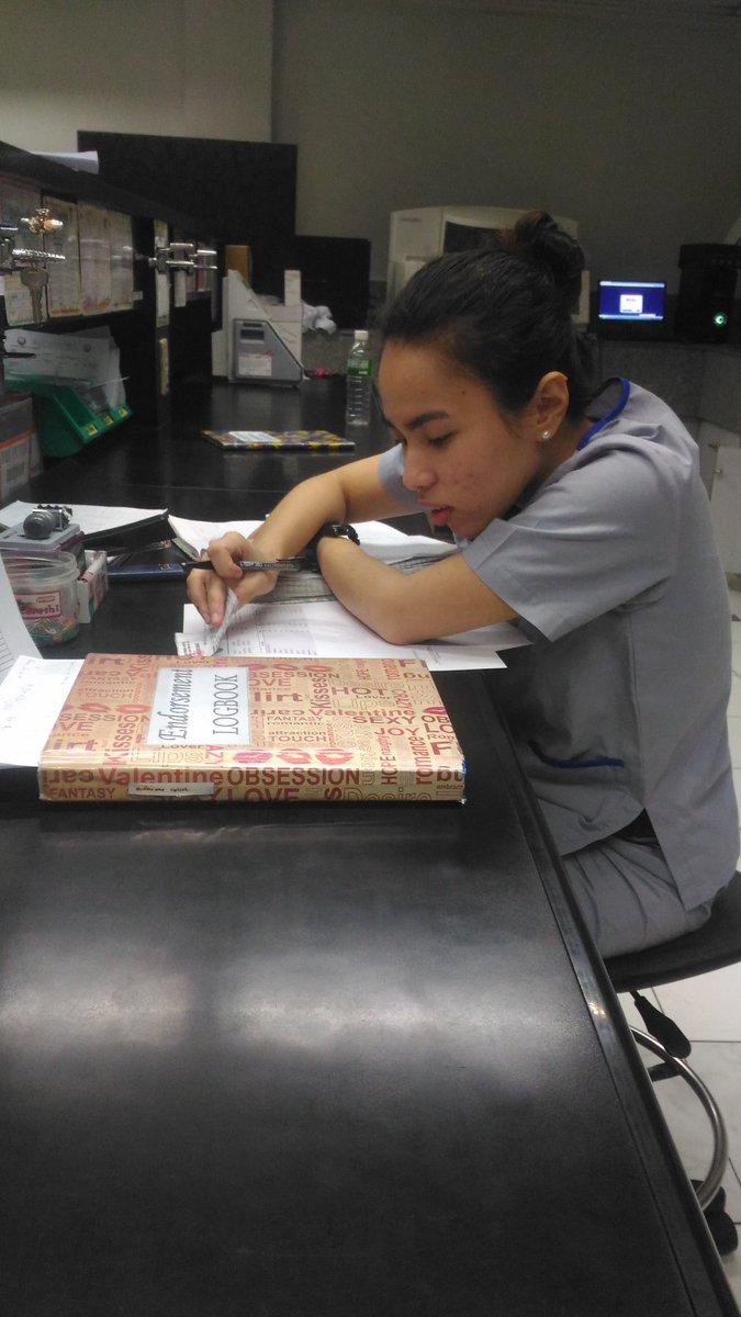 aryoodiway's tweet photo. Maam julya, pwede na po mag pa-out?? HAHA #StaffLevel @JUGOlarforamen 😂 https://t.co/5SiQOzBacH