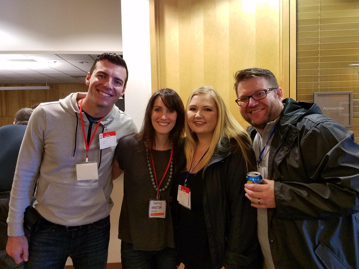 _FreedomTheory_'s tweet photo. So nice meeting you both and chatting about Alaska! @smpfilms @KristenAsAMom @VloggerFair #vloggerday https://t.co/NETO1wpSYF